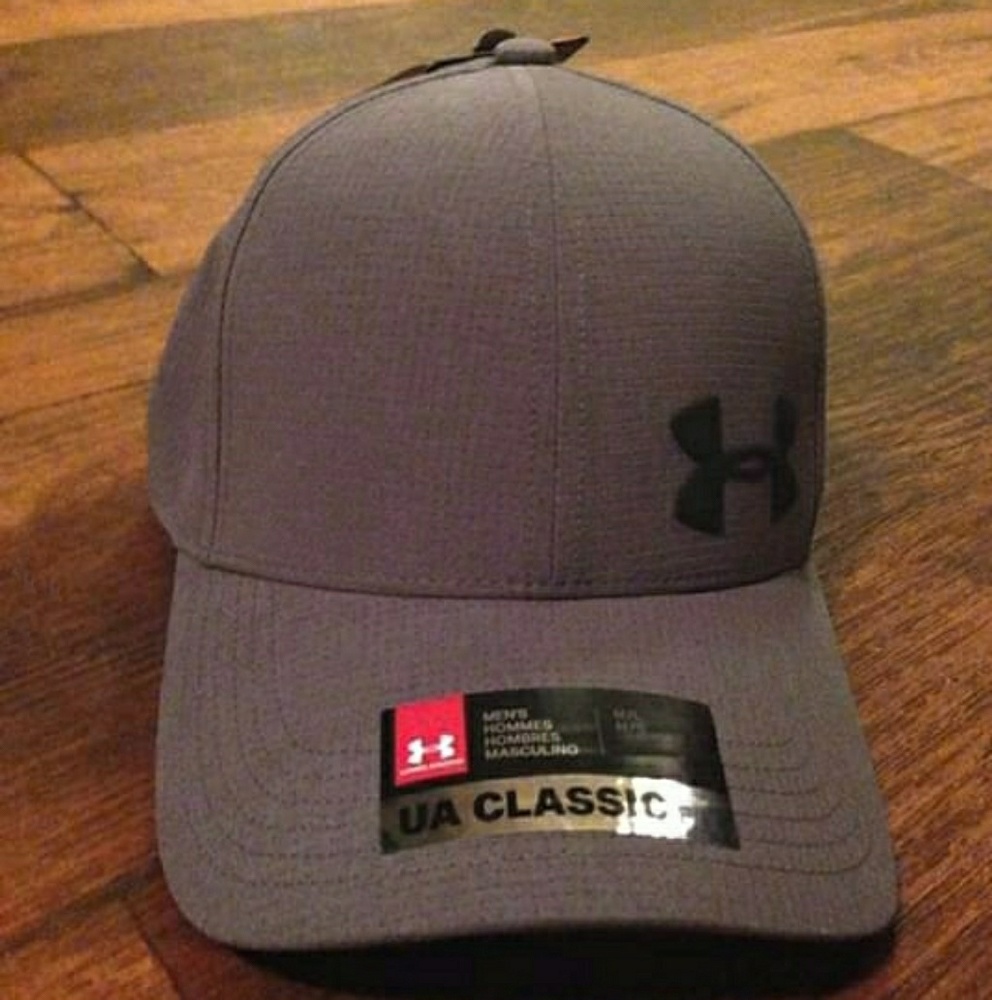 UNDER ARMOUR HAT